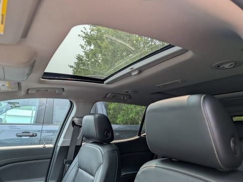 Used 2020 GMC Acadia SLT w/ Premium Package AWD/4WD image 5