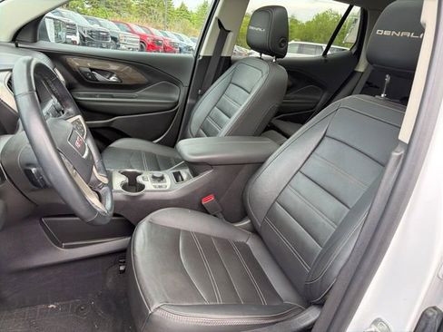 Used 2023 GMC Terrain Denali w/ Denali Premium Package AWD/4WD image 16
