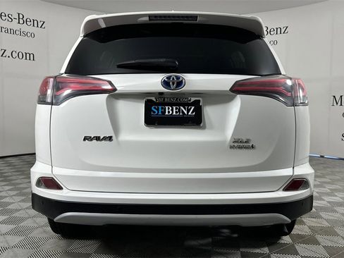 Used 2018 Toyota RAV4 XLE w/ Convenience Package image 5