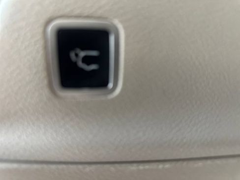 Used 2017 Chrysler Pacifica Limited FWD image 27