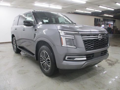 New 2025 Nissan Armada SL w/ Captain's Chari Seat Package image 10