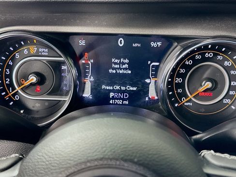Used 2023 Jeep Gladiator Sport AWD/4WD image 12