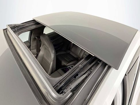 Used 2022 Porsche Panamera GTS image 23