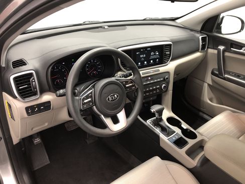 Certified 2022 Kia Sportage LX w/ LX FWD Value Edition Package image 12