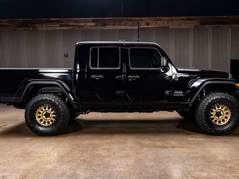 Used 2020 Jeep Gladiator Overland image 10