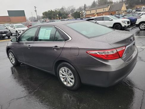 Used 2017 Toyota Camry LE image 5
