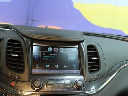 Used 2015 Chevrolet Impala LTZ FWD image 17
