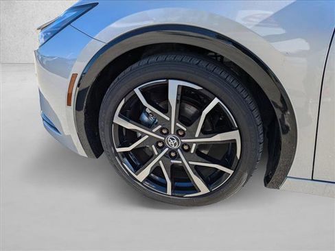 Certified 2025 Toyota Prius Plug-In Hybrid image 22