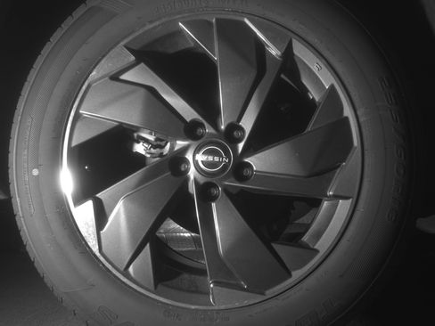 Used 2025 Nissan Rogue SV image 15