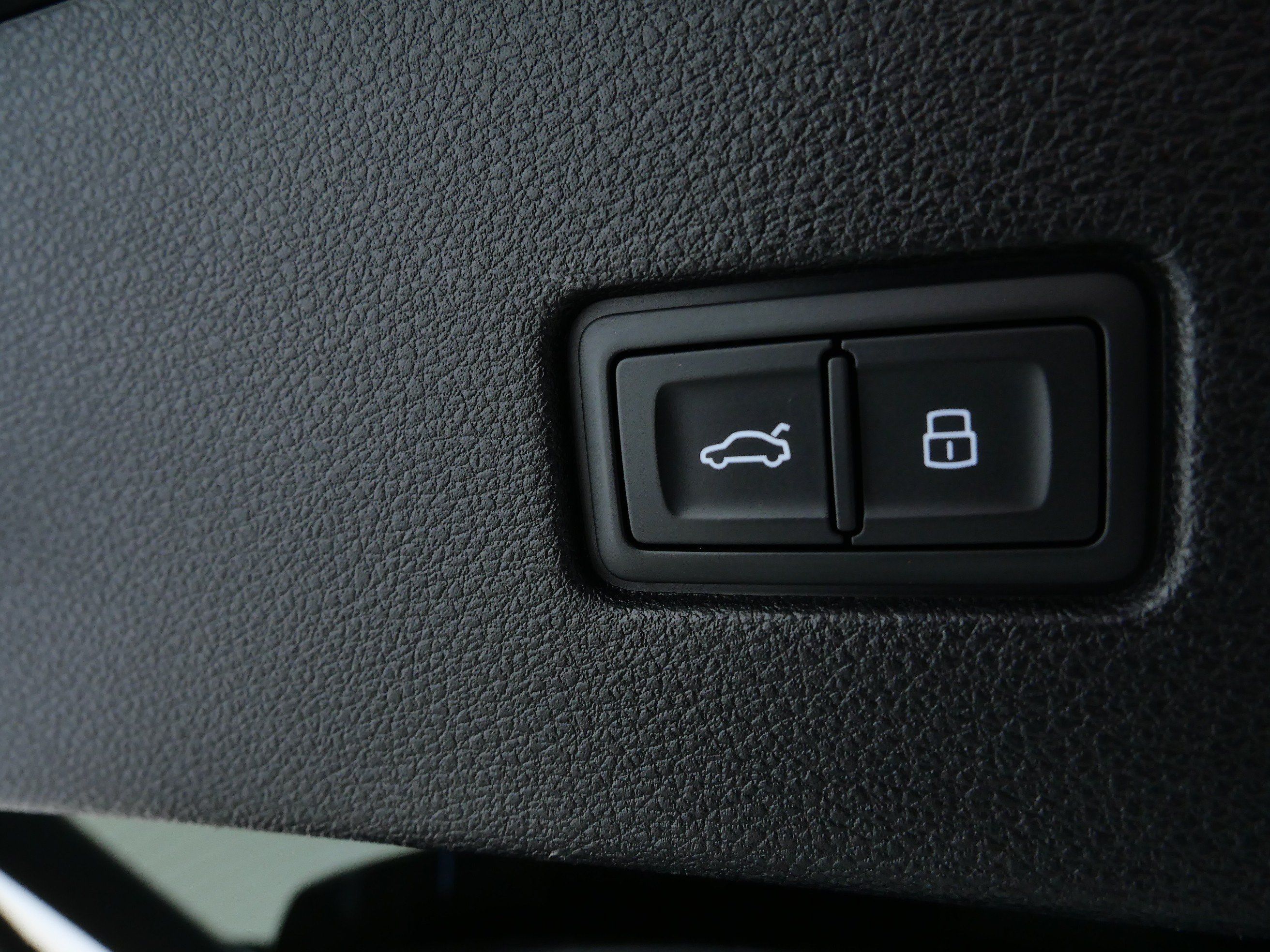 Used 2019 Audi Q8 Premium Plus w/ Premium Plus AWD/4WD image 8