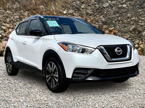 Used 2018 Nissan Kicks SV image 10