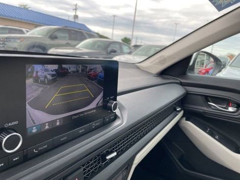 Used 2023 Honda Accord EX image 15
