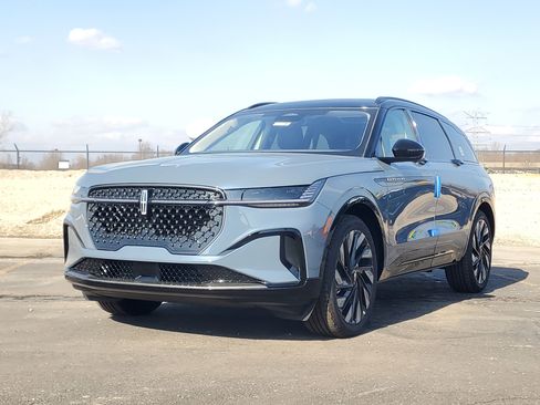 New 2026 Lincoln Nautilus Reserve w/ Jet Appearance Package image 2