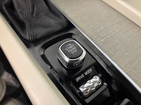 Used 2020 Volvo XC60 T5 Inscription image 24