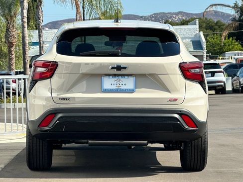 New 2026 Chevrolet Trax RS w/ Driver Confidence Package FWD image 5