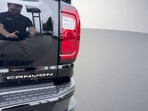 New 2026 GMC Canyon Denali AWD/4WD image 37