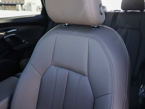 Used 2025 Audi Q5 Premium w/ Convenience Package image 35