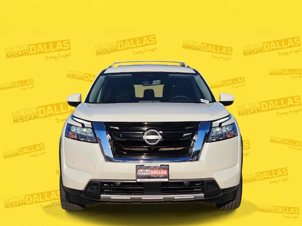 Certified 2024 Nissan Pathfinder SL FWD image 2