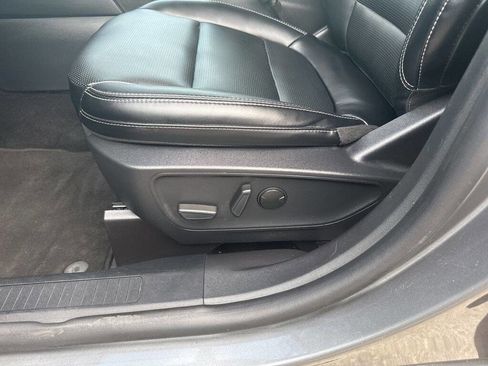 Used 2025 Ford Escape Platinum AWD/4WD image 18