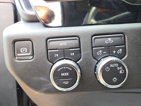 Used 2024 GMC Sierra 1500 SLE w/ Preferred Package image 22