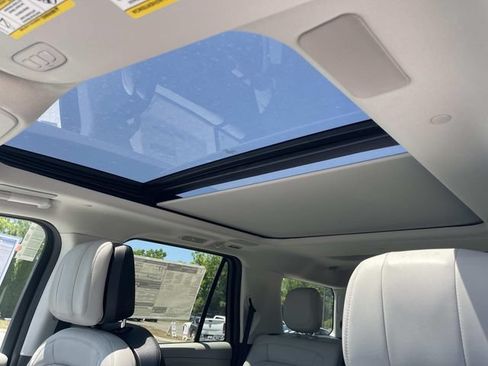 New 2026 Lincoln Navigator Reserve AWD/4WD image 26