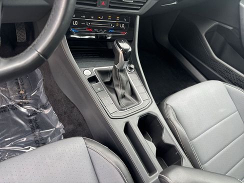 Used 2025 Volkswagen Jetta SE image 42