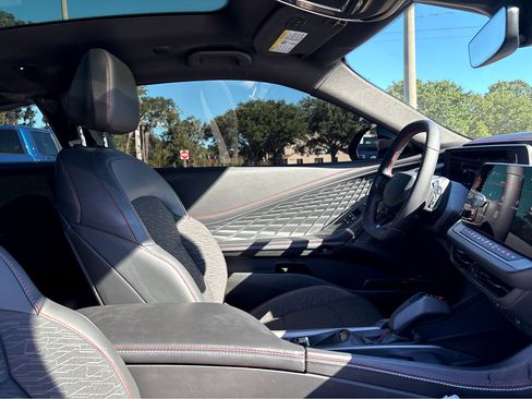 Used 2025 Dodge Charger R/T w/ Sun & Sound Package image 11