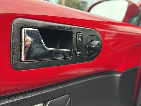 Used 2008 Volkswagen Beetle SE image 16