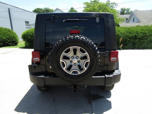 Used 2012 Jeep Wrangler Unlimited Sport AWD/4WD image 6