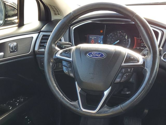 Used 2017 Ford Fusion Energi SE FWD image 26