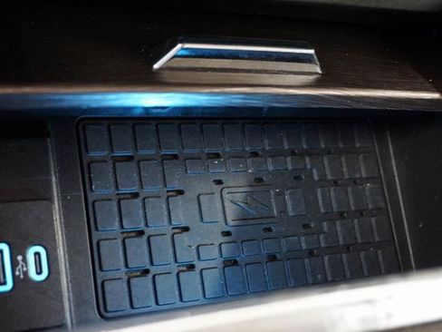 Used 2024 Ford Expedition Limited image 31