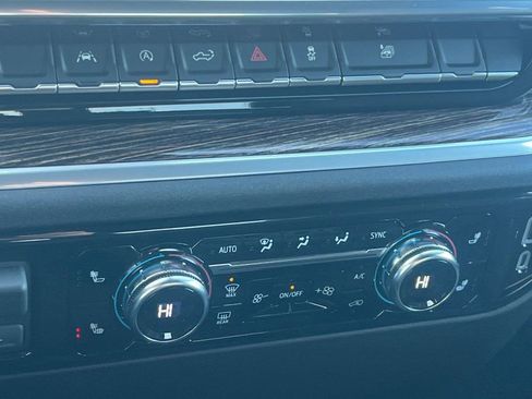 New 2026 GMC Sierra 1500 Elevation w/ Elevation Select Package AWD/4WD image 17