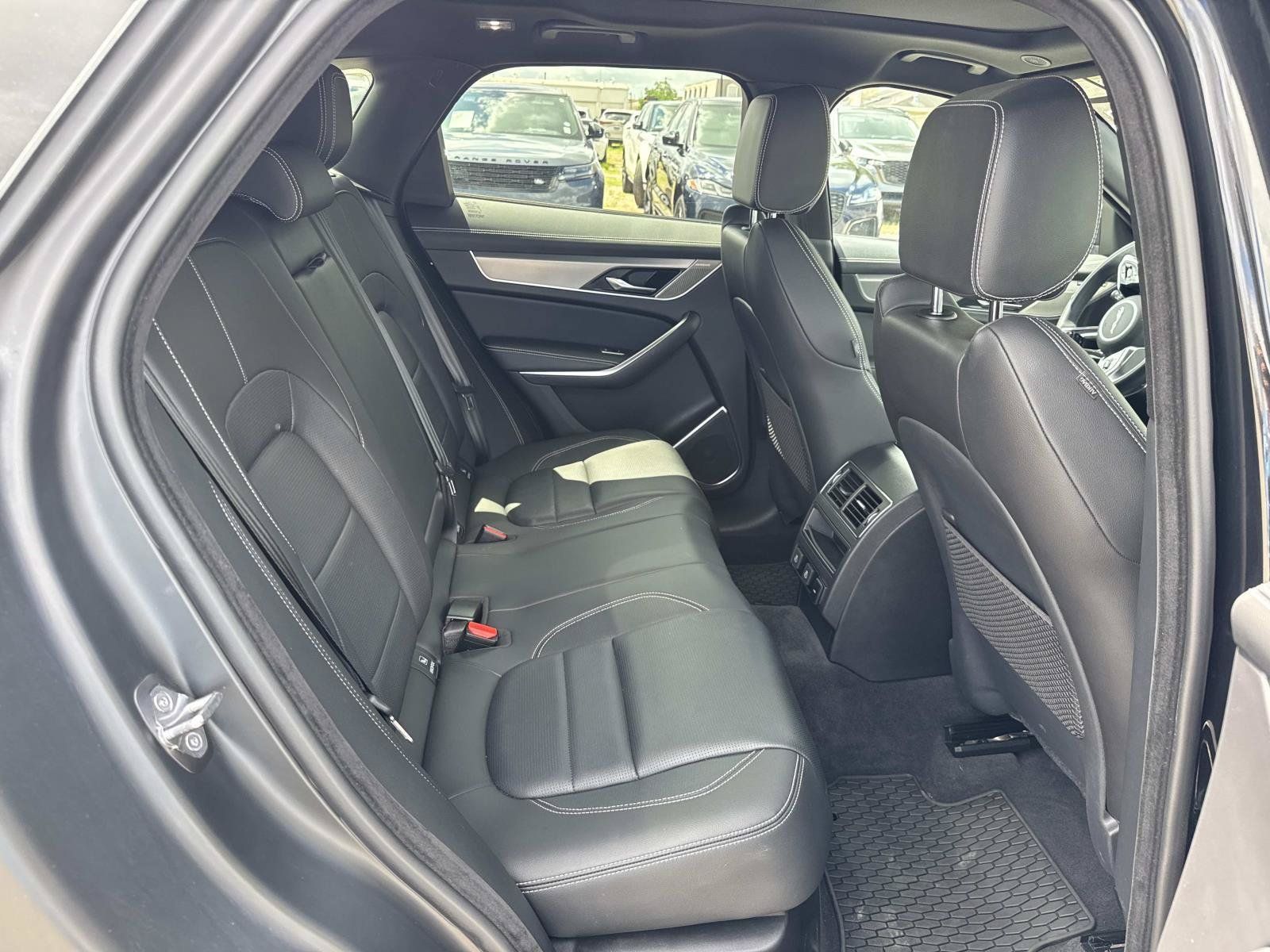 Used 2026 Jaguar F-PACE R-Dynamic S AWD/4WD image 9