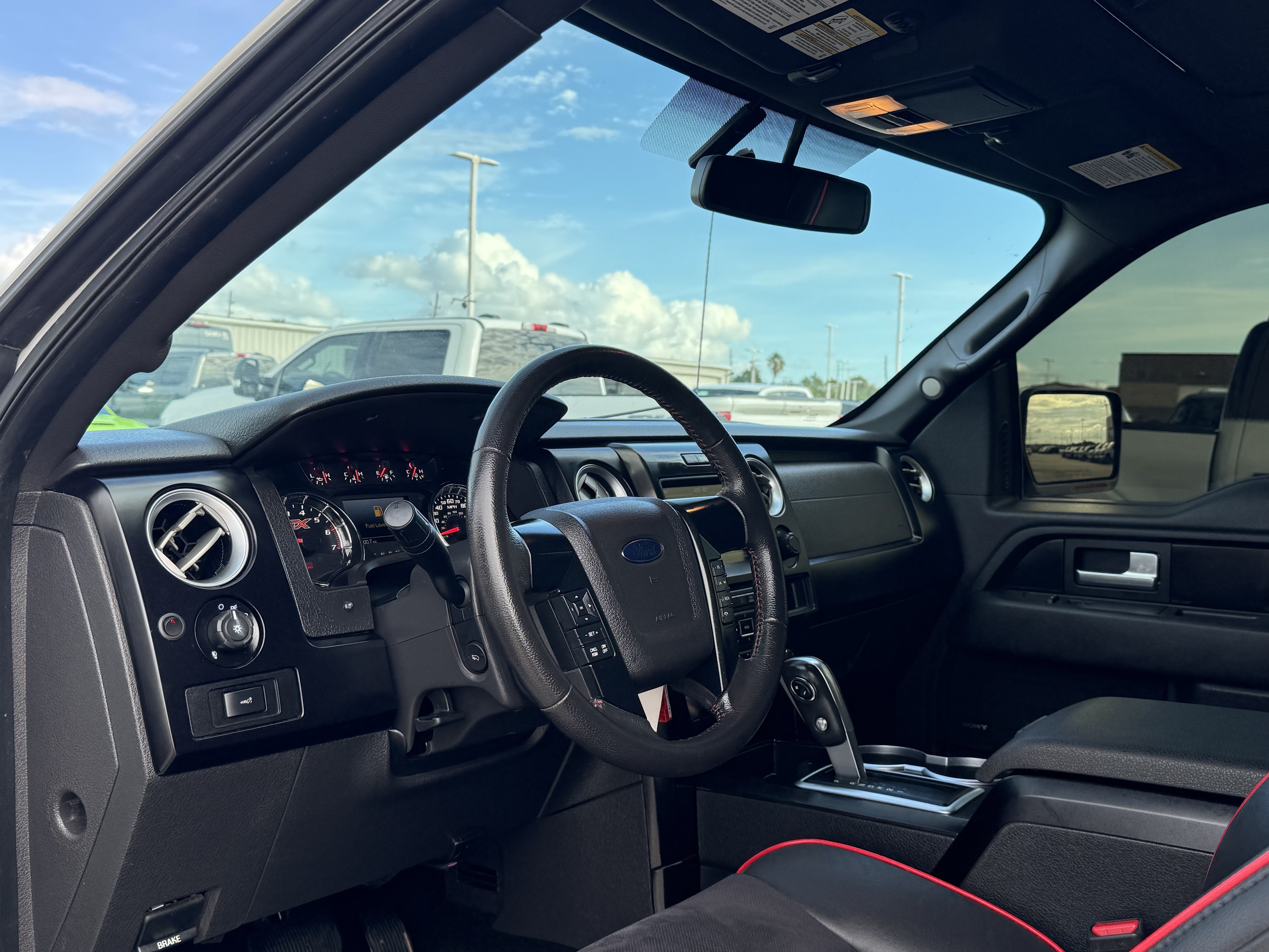 Used 2014 Ford F150 FX4 w/ Equipment Group 402A Luxury AWD/4WD image 15
