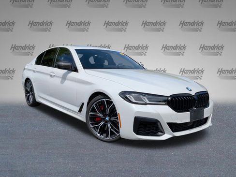 Used 2022 BMW M550i xDrive w/ Dynamic Handling Package image 2