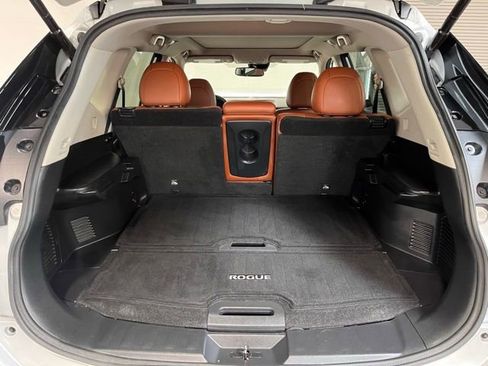 Used 2019 Nissan Rogue SL w/ Premium Package image 14