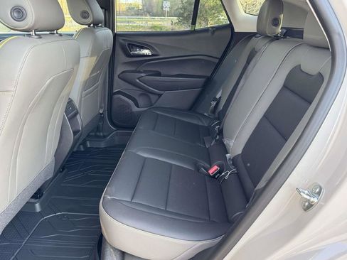 New 2026 Chevrolet Trax ACTIV w/ Sunroof Package FWD image 17