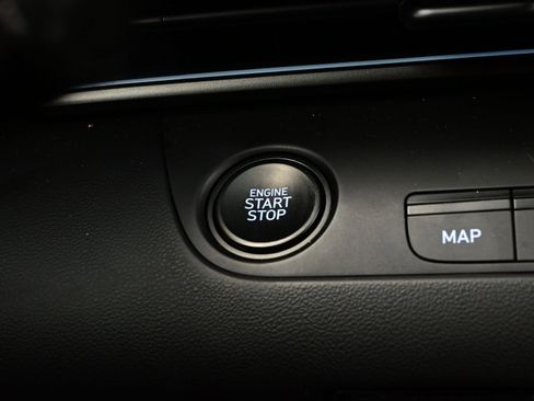 Certified 2025 Hyundai Elantra SEL image 21