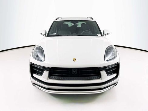 New 2025 Porsche Macan image 6