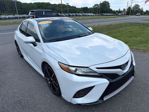 Used 2018 Toyota Camry XSE FWD image 5