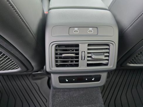 New 2025 Audi SQ5 Prestige image 28