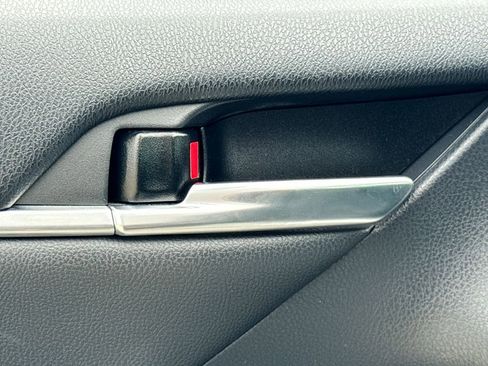 Used 2021 Toyota Camry XSE FWD image 13