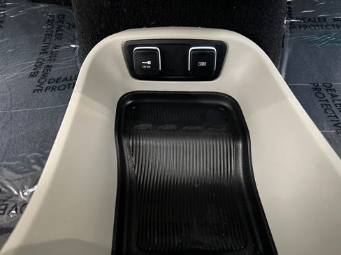 Used 2020 Chrysler Pacifica Touring-L image 48