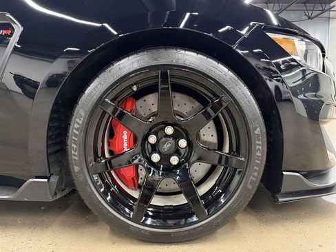 Used 2017 Ford Mustang Shelby GT350R w/ GT350R Equipment Group 920A RWD image 15