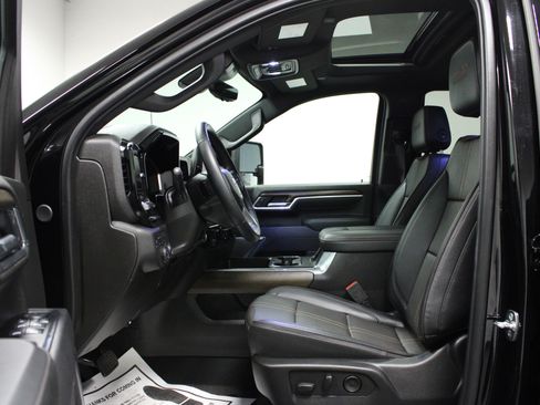 Used 2025 Chevrolet Silverado 2500 High Country image 12