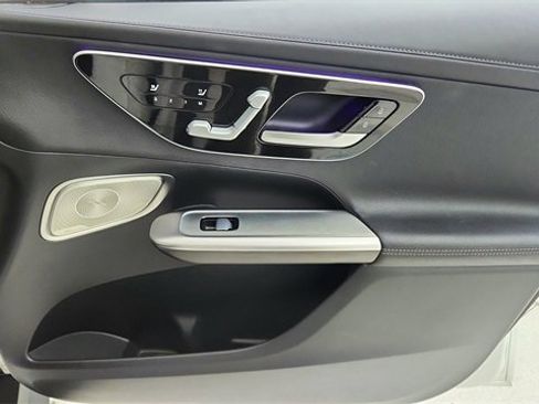 Used 2024 Mercedes-Benz GLC 300 4MATIC w/ AMG Line image 23