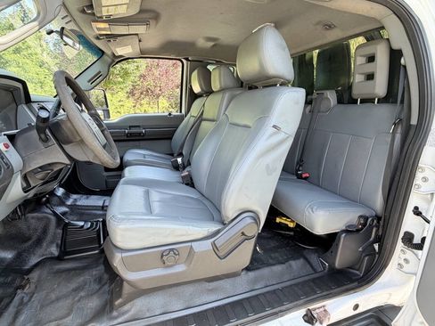 Used 2016 Ford F550 4x4 SuperCab Super Duty image 14
