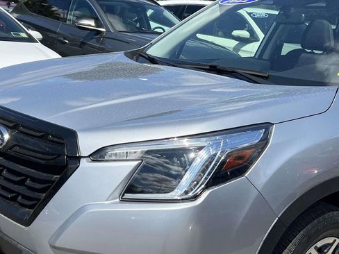 Used 2022 Subaru Forester Premium AWD/4WD image 8