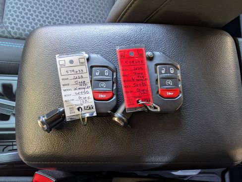 Used 2025 Jeep Wrangler Unlimited Rubicon 4xe w/ Convenience Group image 34