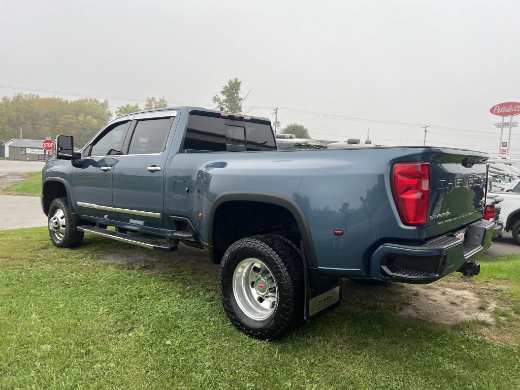 Used 2024 Chevrolet Silverado 3500 High Country w/ High Country Premium Package AWD/4WD image 11